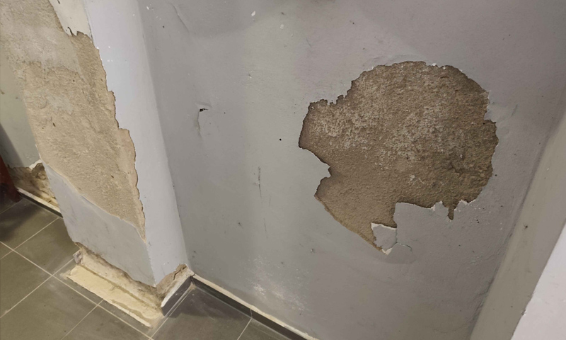 Mokré fľaky na murive