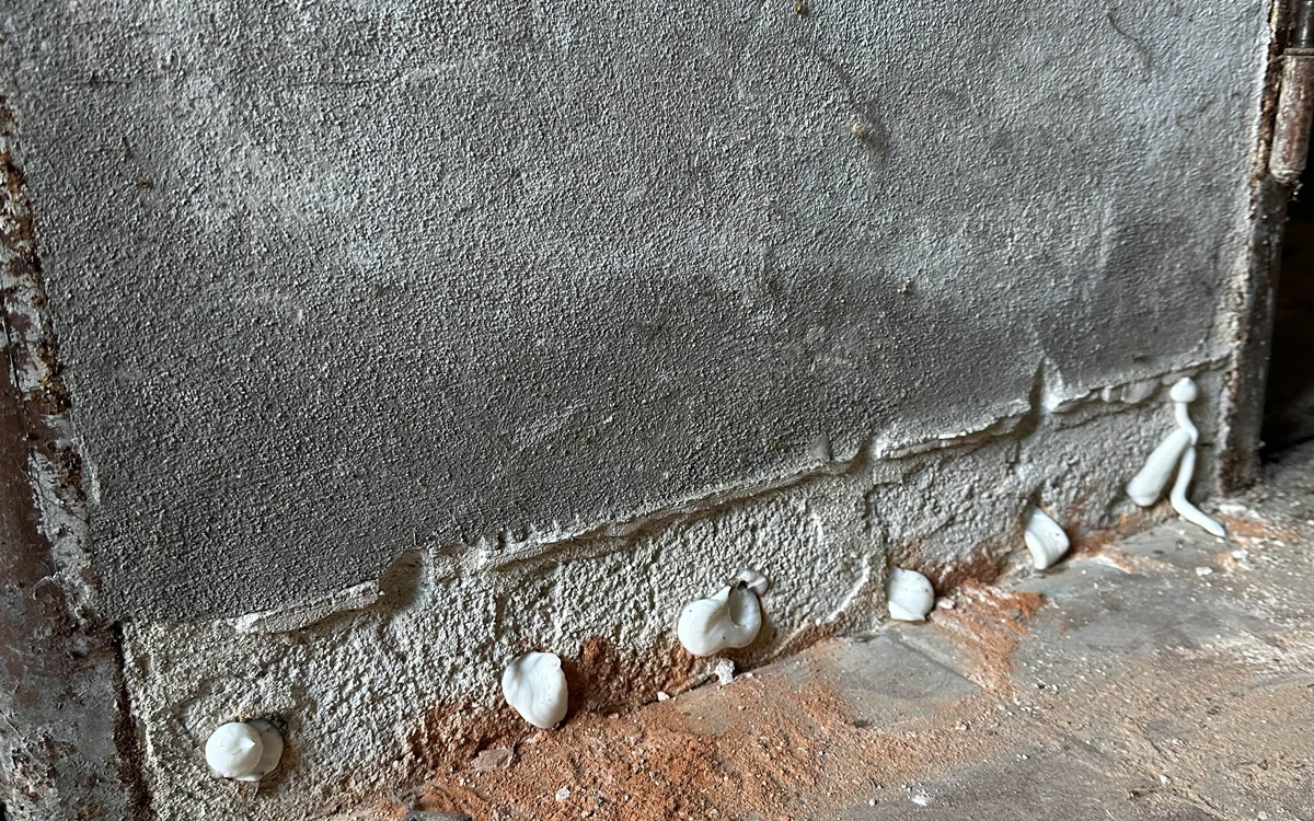 Likvidácia vzlínajúcej vlhkosti krémovými silán-siloxánovými prípravkami